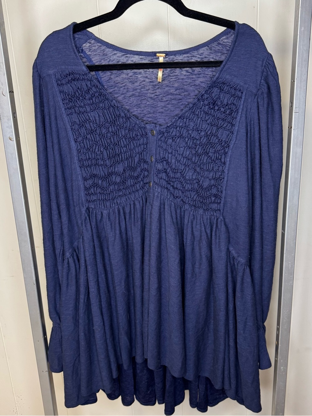 Free People Navy Smocked Babydoll Tunic Top L Long Bell Sleeve Boho Henley